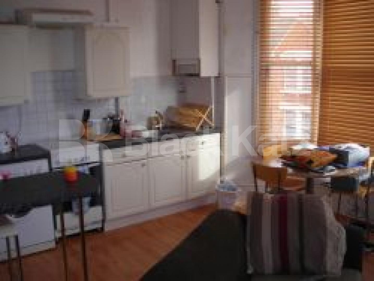			Studio Apartment, 1 bath, 1 reception Flat			 Constantine Road, HAMPSTEAD HEATH NW3